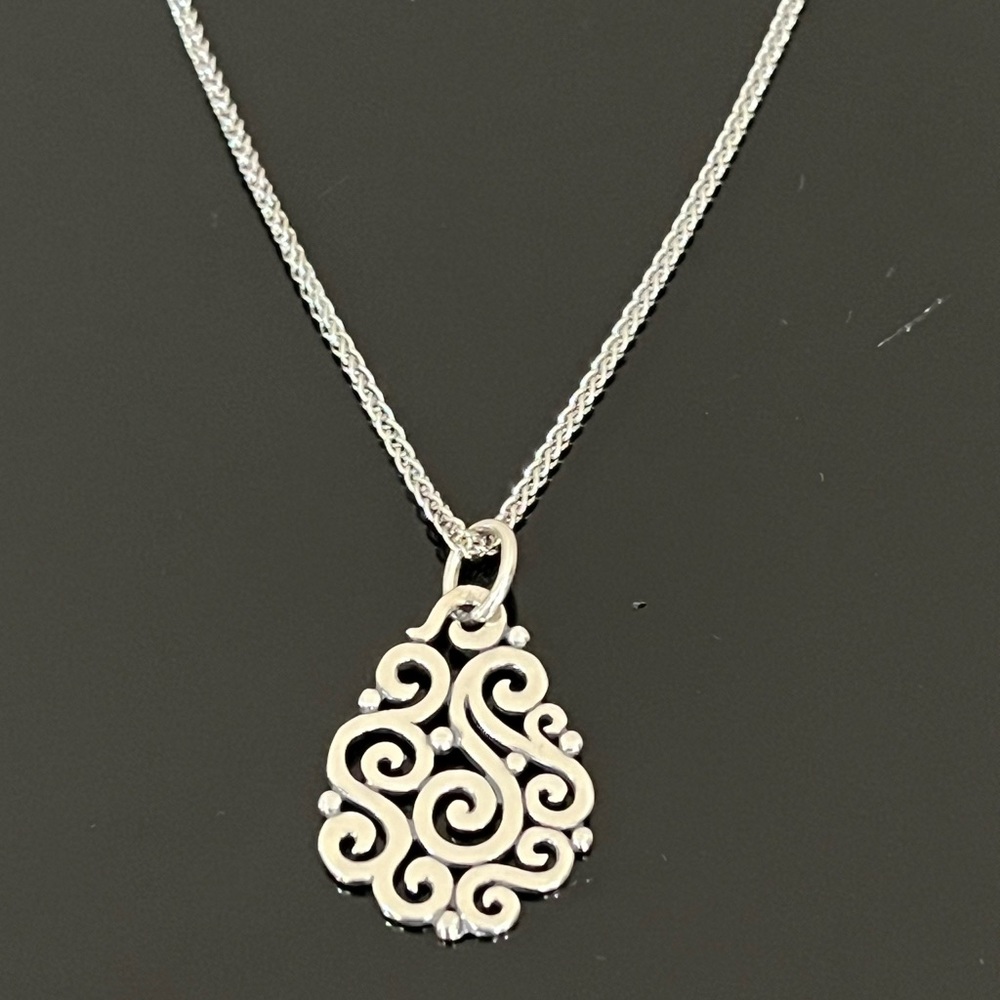 James Avery Retired Sorrento Pendant with 22” Light Spiga Chain